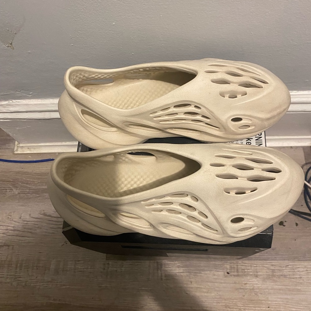 Adidas Yeezy Dessert Sand men size 10